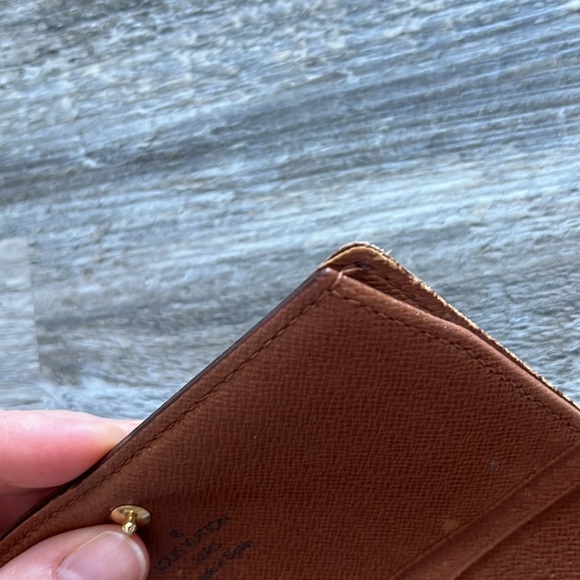 Louis Vuitton LV Wallet - Picture 6 of 13